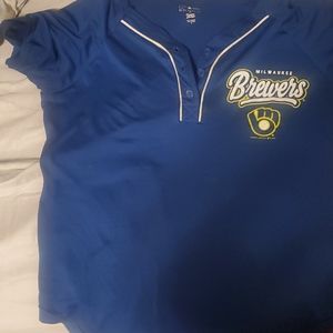 Medium women's brewers v cut shirt